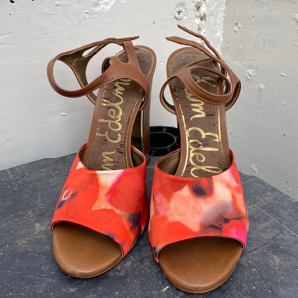 Sam Edelman sandals with gold accent - size 8